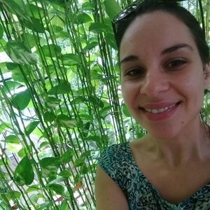 Meet your Posher, Larissa